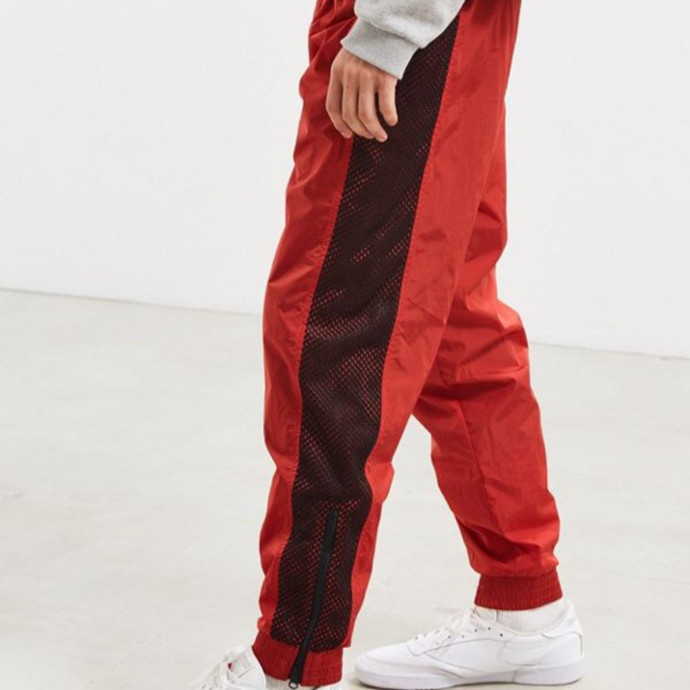 NWOT -Urban outfitters UP Mesh Blocked wind pant